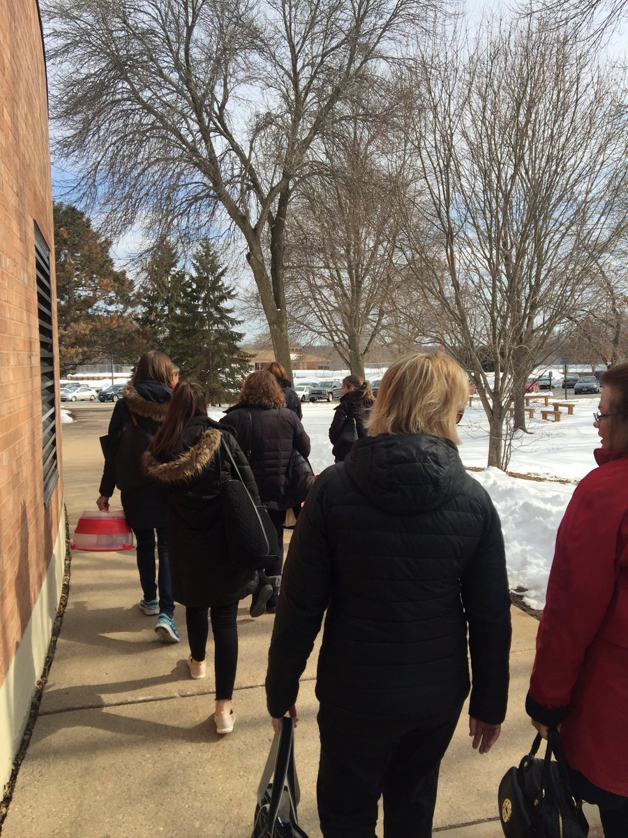 kellie_allman's tweet photo. @NeillElementary united walking in and out together. #BEAOne91 #settleourcontract https://t.co/UiQF7nfpen