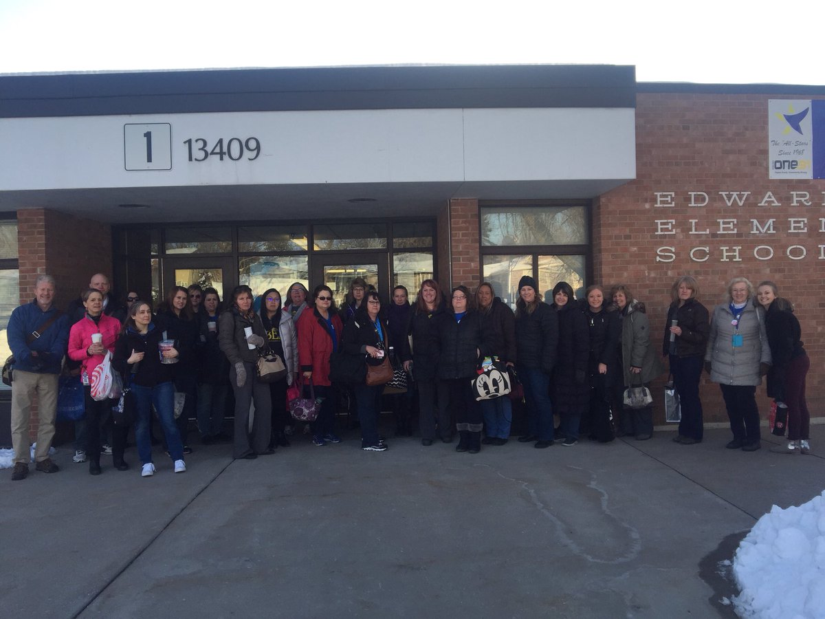 kellie_allman's tweet photo. @NeillElementary united walking in and out together. #BEAOne91 #settleourcontract https://t.co/UiQF7nfpen