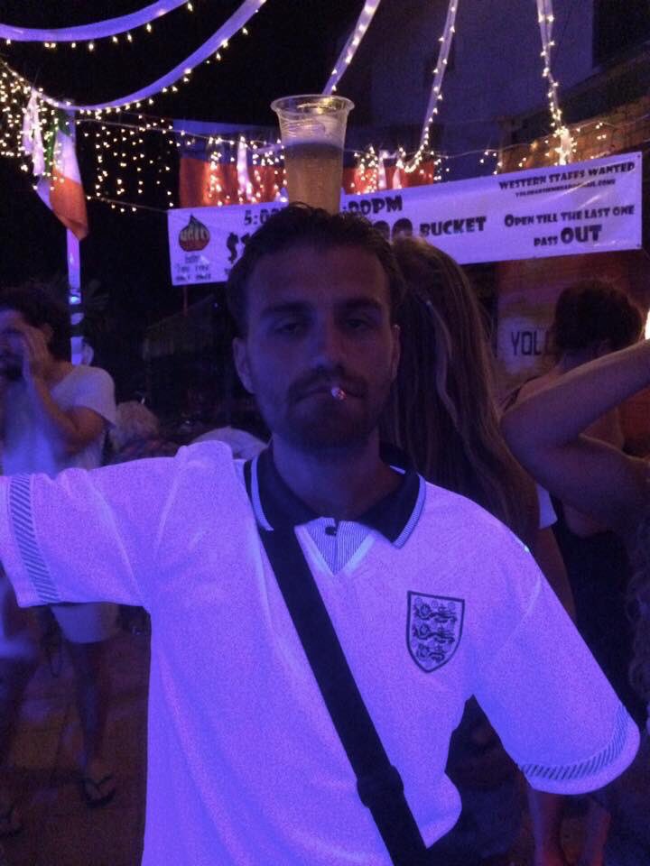 AdamSadler1's tweet photo. if you                           then you don't 
don't love                    deserve 
me at my                     me at my https://t.co/3C9IkdXRKV
