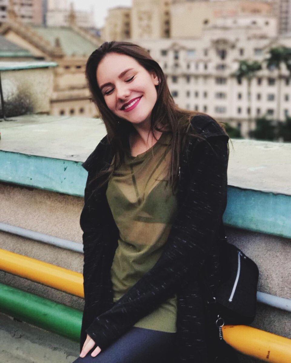 beccaftdalpino's tweet photo. amo tanto essa foto #PremiosMTVMiaw #MTVBRAPOSTABECCA https://t.co/9Jb9En00Aw