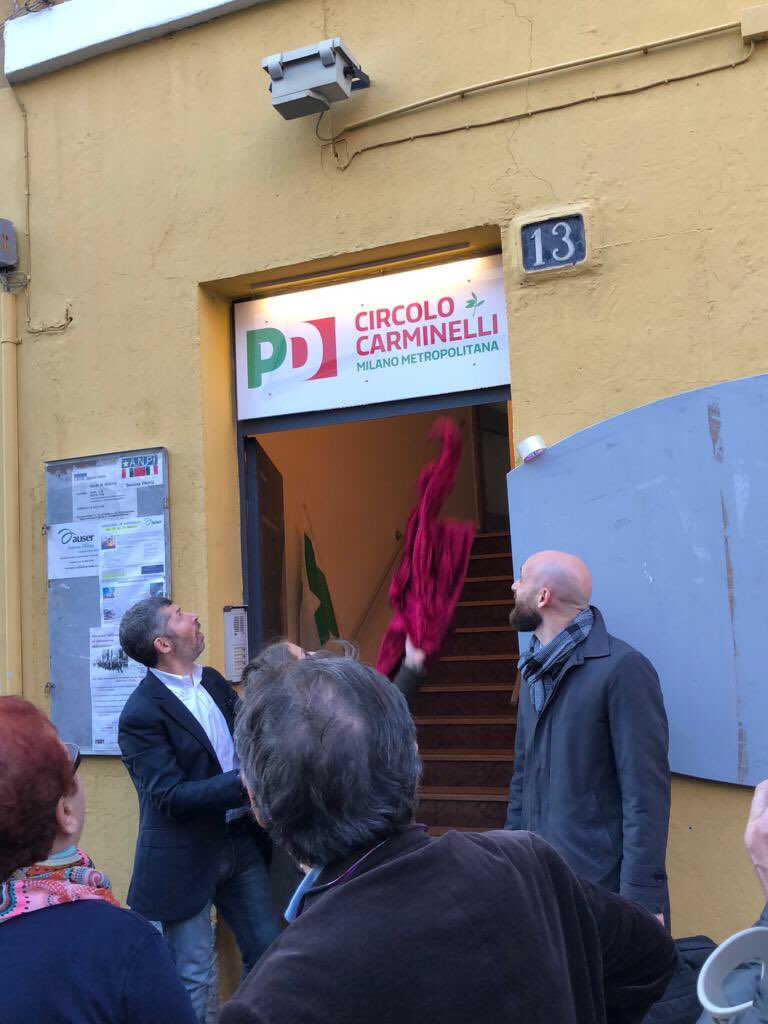 ivanscalfarotto's tweet photo. Oggi al Circolo Carminelli @PdMilano con @emanuelefiano. Inaugurazione della nuova insegna del Circolo e incontro con gli iscritti. https://t.co/5C99SbF7nr
