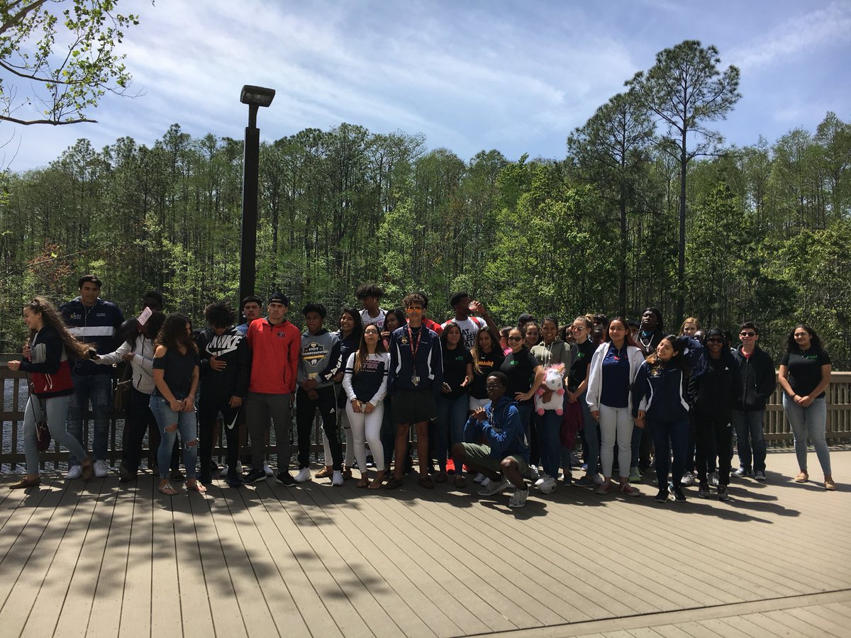 FHH_FalconFury's tweet image. Thank you, @UNFCampusLife! #AVIDAwarenessWeek #CollegeRoadTripn @jillygreg @_LoCook @MsColleenCarney