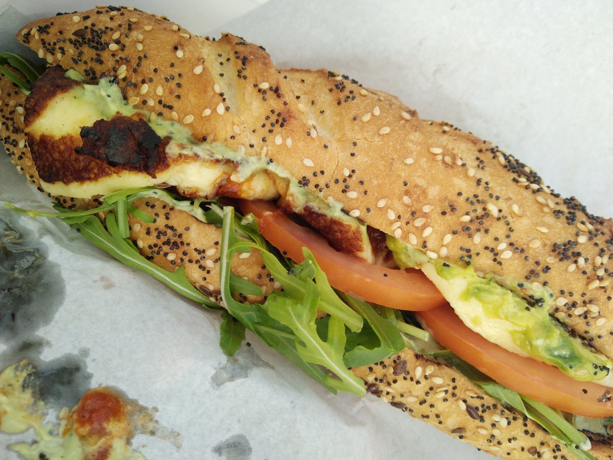 GENIOCRATIC's tweet image. Shuk Bakery sourdough w' date &amp;amp; tahini +
Hummus w’ chickpeas +
Halloumi and avocado sandwich
from #Shuk, #NorthBondi, #Sydney