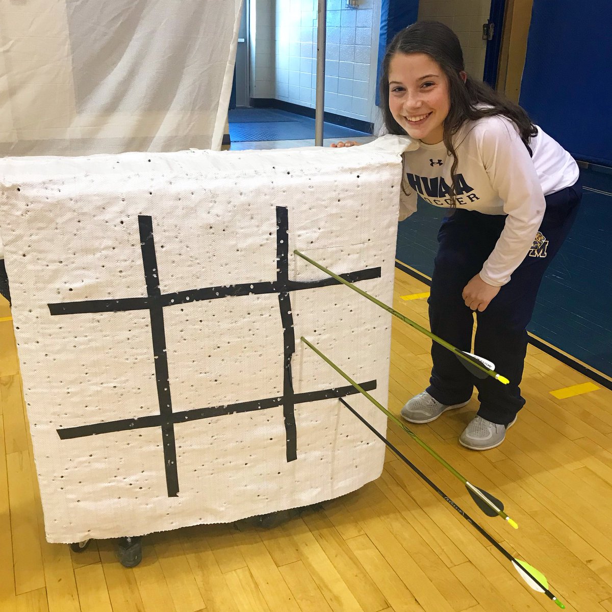 MrsMaxwellLM's tweet photo. 2 Days in a row for this girl!! #tictactoewinner 🙌🙌 #greatjob #skills #archerysuccess #lmtsdhpe https://t.co/LK8ZakyCft