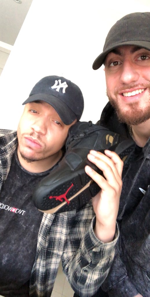 ChadWithaJ's tweet photo. My friend said if this tweet gets 1000 likes he’ll buy me these OVO Jordan’s 😩🙏🏼 https://t.co/SImL6zJWlu