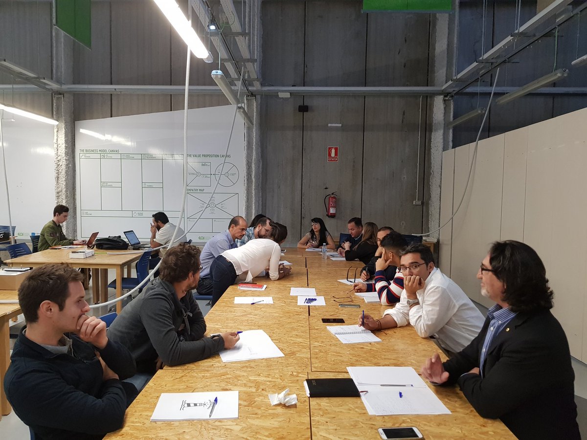 FACOCIP's tweet photo. Tenemos que agradecer de todo corazón el cariño y la dedicación que todo el equipo de @Cidecanarias esta poniendo en este proyecto. Gracias!! 

#MarDeOportunidades https://t.co/wEfVnPlwGE