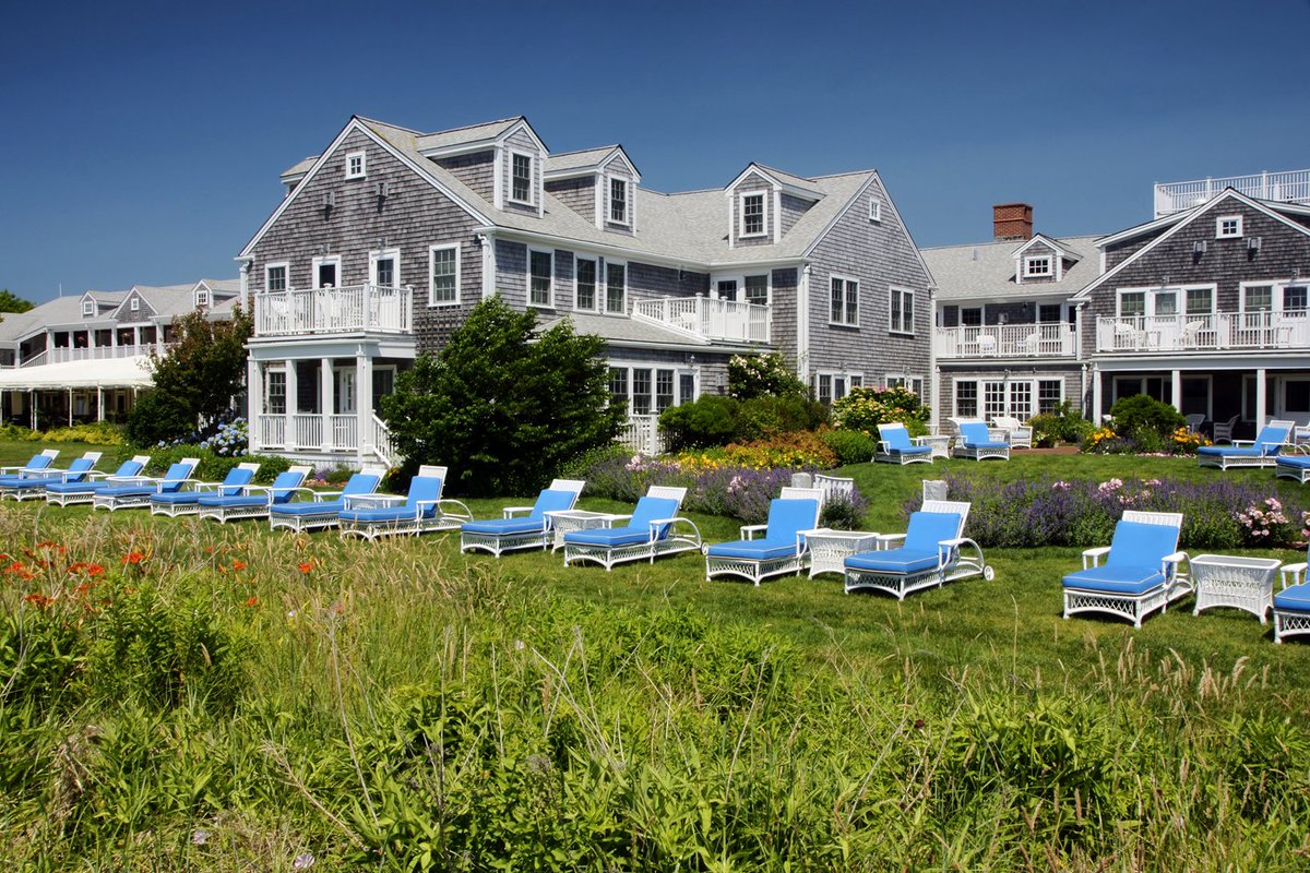 WhiteElephantMA's tweet photo. Ready for summer? We've got great deals waiting for you during #SummerforLess! Get up to 20% off when you book 3 consecutive nights at White Elephant. https://t.co/JmtOCllFCY #NantucketSummer #SummerVacation #Nantucket #WhiteElephant https://t.co/yEgzPH2MEI