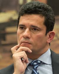 Paynesnaty's tweet photo. Cada retweet é um parabens por ele ter feito o pedido de prisão do lula

(Sérgio Moro) https://t.co/yUpylL78L4