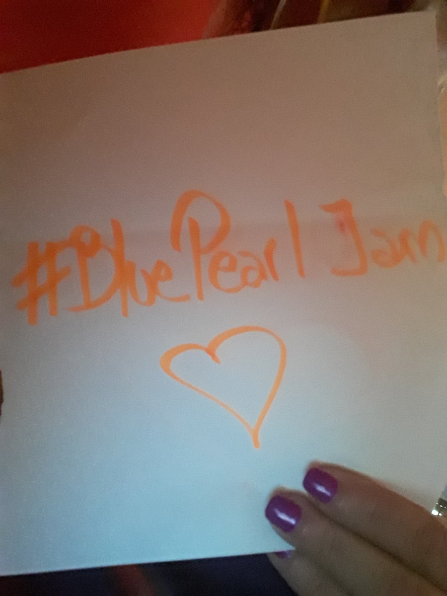 bolarta's tweet photo. @FmBlue1007 @CerraTodoBlue #BluePearlJam lo quiero lo quiero lo quieroooo!! https://t.co/6GZ8z08jEq