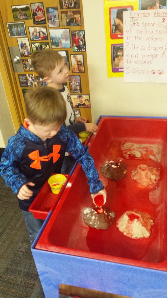 MLuthPreschool's tweet photo. Chemistry lesson! #scpsi https://t.co/8Qcr5tW3QQ