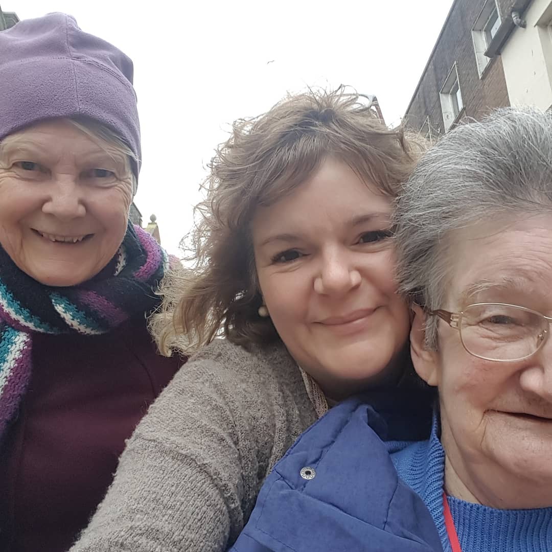 CullifordHouseA's tweet photo. Having fun helping people to be creative, connect with friendship & enjoy wellness
#CreativePlay is ace for your #mentalhealth and #Connections made help sustain your #wellness #MakeFriendsMakeArt #ConnectionsProject https://t.co/Nbm7Nd2MDx