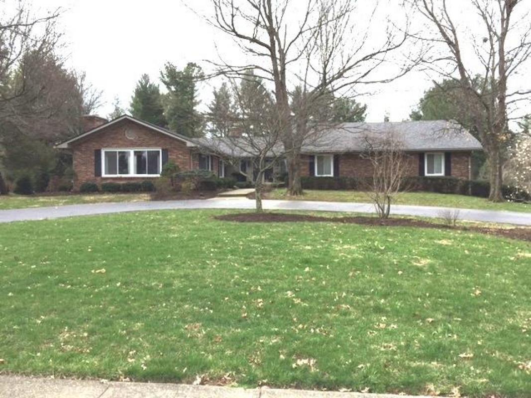 ShowPlaceRealty's tweet photo. We are looking for a buyer on 3829 Gloucester Drive #Lexington #KY  #realestate https://t.co/AkdOM2sKw9 https://t.co/L8EvoctmqG