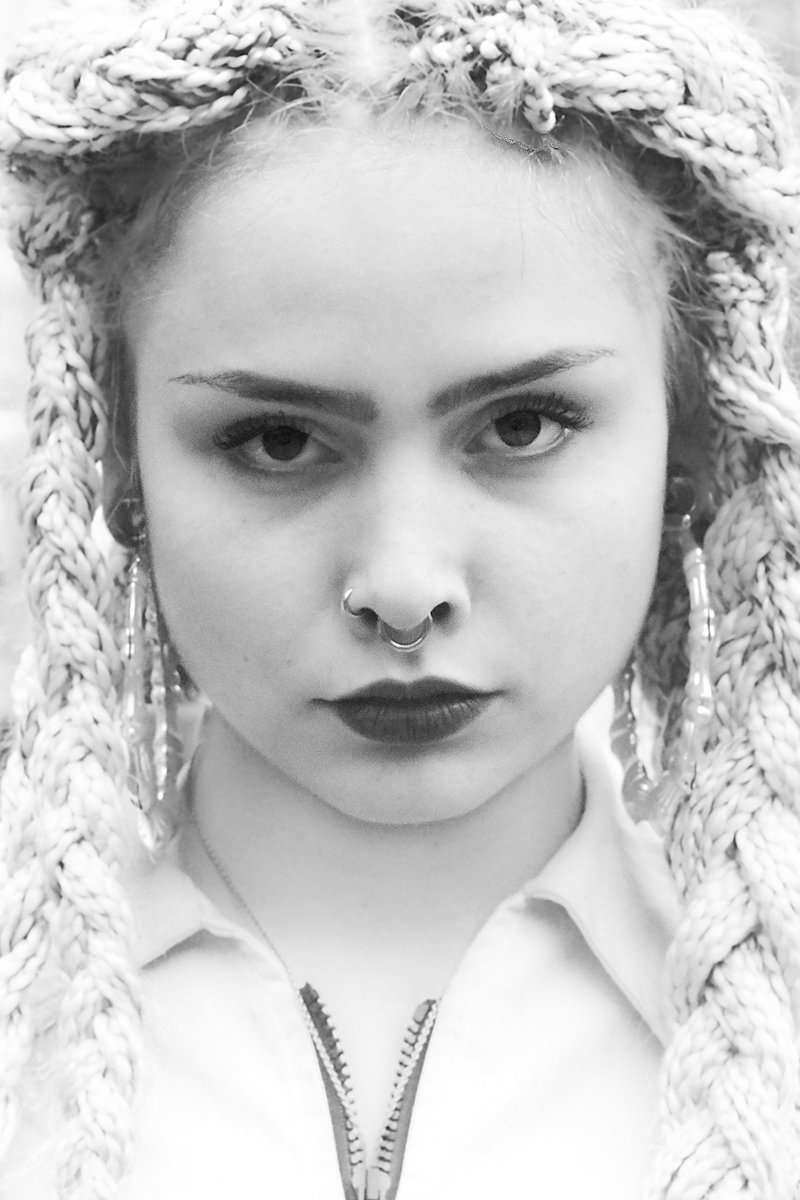 KDKPhoto's tweet photo. #Germany #Berlin Fasanenstr. #blackandwhitephotography #blackandwhite #portrait #Street #streetfashion #SonyA7RIII #Japan #Nippon Nikkor Kogaku 50 1.4 f 4.0 #streetogs #hairstyle #Face2Face close to day https://t.co/1iLR1QOT3L