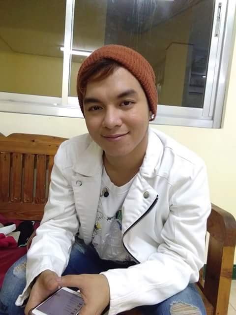 may050546's tweet photo. s mga angels n laging nsa gig ni sam,n khit mejo malayo nkkpunta p din pra maipakita suporta nio sa idol ntin.slmat s sakripisyo nio at pgmmhal nio sknya.slmat n din kc ng dhil s mga pa live nio nppnood n rin nmin cia.we lab u angels lam nio qng cnu cnu kayo. @sammangubat 

ctto. https://t.co/Lj9WHhROlF