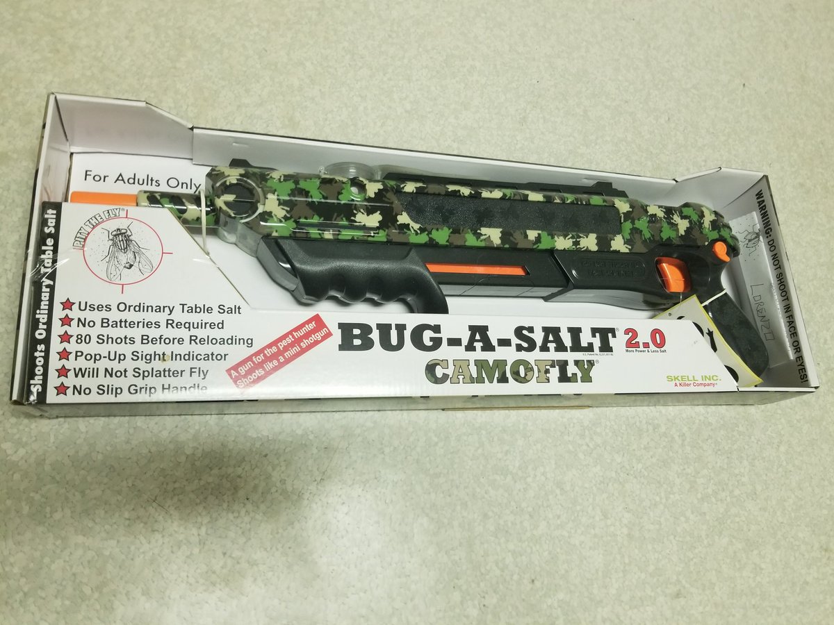 SeriousSmack's tweet image. I normally use rubber bands, but as flies get smarter these days by eating the nutrients from my dogs shit! #StepYoGameUp