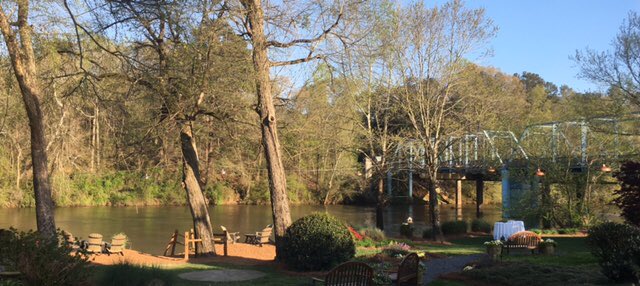 SelectCobb's tweet photo. Wonderful night hosting @GovernorDeal and Georgia’s top economic development officials on the Red Carpet Tour. Thanks to Cobb’s very own Canoe! #SelectCobb https://t.co/VIJZF4aOCV