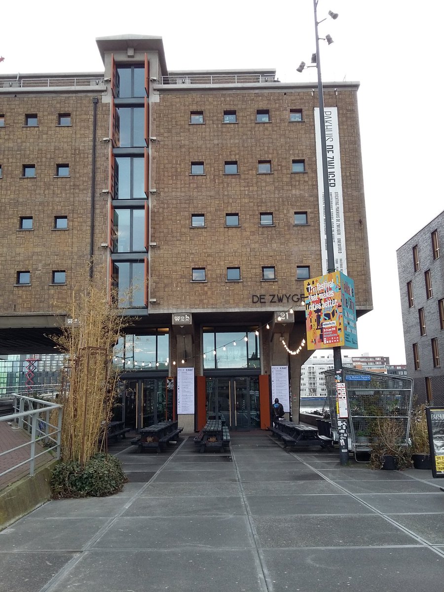 Waar het begon... eerste keer als boegbeelden #klimaatadaptatie bij elkaar in <a href="/De_Zwijger/">Pakhuis de Zwijger</a>! Mogen samen als team aan de slag vanuit <a href="/NLingenieurs/">Koninklijke NLingenieurs</a> om de toegevoegde waarde van #ingenieurs in dit relevante thema zichtbaar te maken! Voorbeelden te over maar nog flinke weg te gaan!