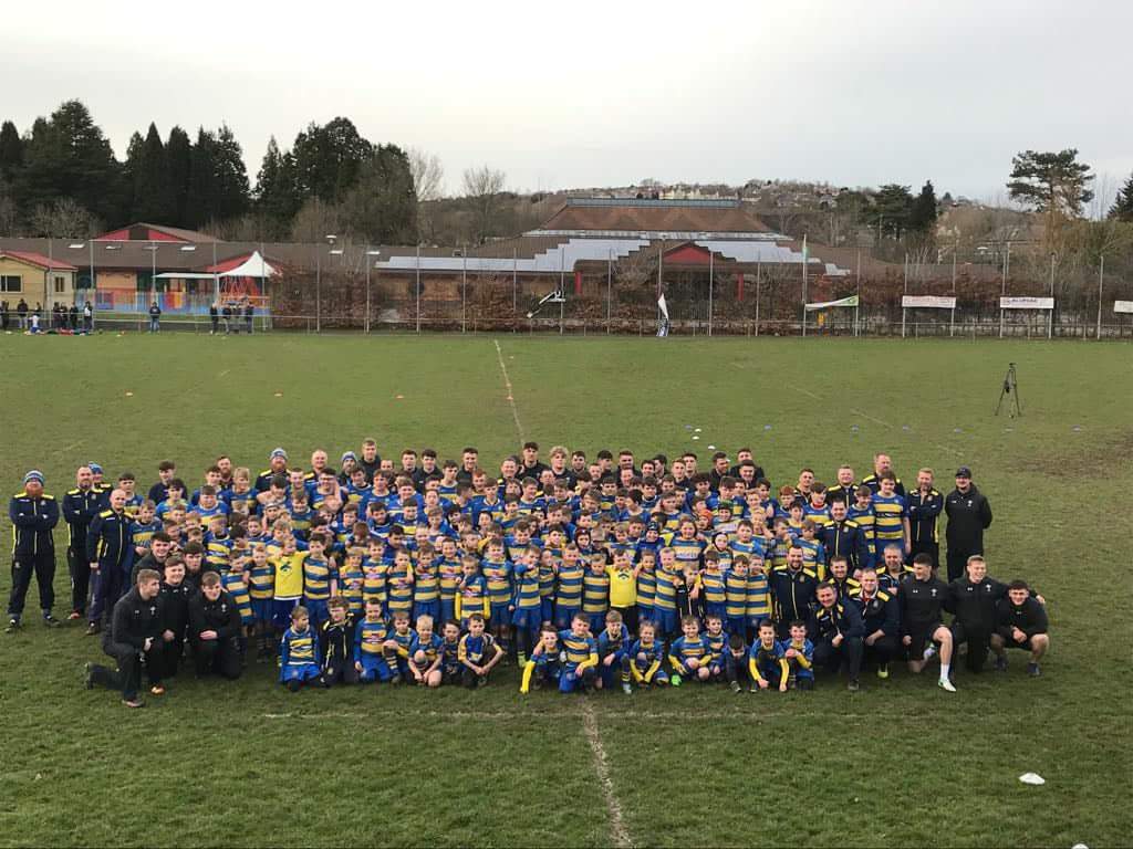 AndrewJamesAJ's tweet photo. Great session at @PenalltaRugby1 with the @WelshRugbyUnion U18 squad! Great bunch of lads and a special thanks to Ben Carter and Olly White for showing our under 8s how it's done! 

Great work @NigelRobertWay  @dairob2209 and everyone else who organised #grassrootsrugby #pitmen https://t.co/QAqIGJTf20