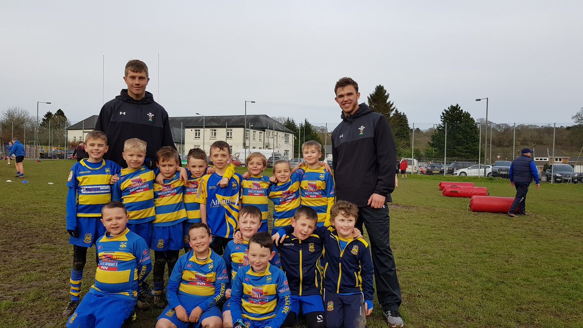 Great session at <a href="/PenalltaRugby1/">Penallta RFC</a> with the <a href="/WelshRugbyUnion/">Welsh Rugby Union 🏴󠁧󠁢󠁷󠁬󠁳󠁿</a> U18 squad! Great bunch of lads and a special thanks to Ben Carter and Olly White for showing our under 8s how it's done! 

Great work <a href="/NigelRobertWay/">Nigel Way</a>  <a href="/dairob2209/">Dai Roberts</a> and everyone else who organised #grassrootsrugby #pitmen