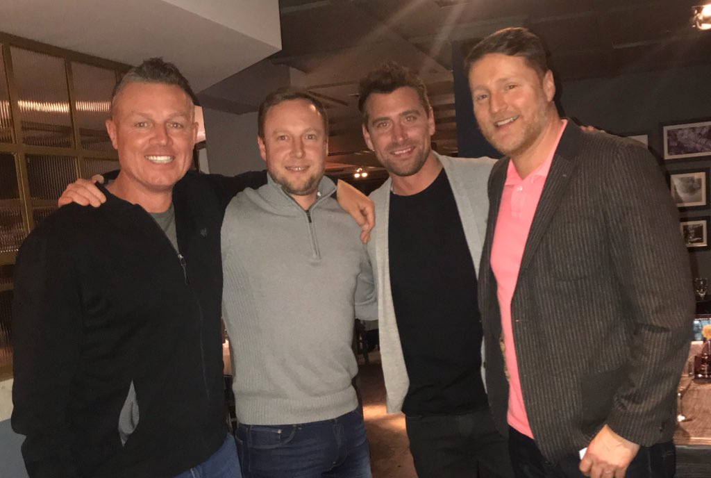 Maynarddjl's tweet photo. What a day! Golf then leaving party and then seeing my old buddy Wello wiv @si_lyco @jogabow at the Crown. Reminds me I need more moisturiser! #handsomeCrew https://t.co/3ZUOUv0XSE