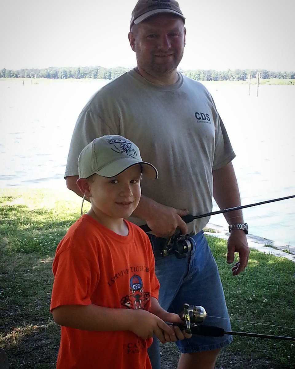 cole24299's tweet photo. #throwbackthursday Even after all these years, glad some things never change! @froggtoggs @mudholetackle @fishmhx @trappertackle @flwfishing @fishtalegear @gonebassinorg #fishinglife #teamtrapper https://t.co/bCZFglbB04