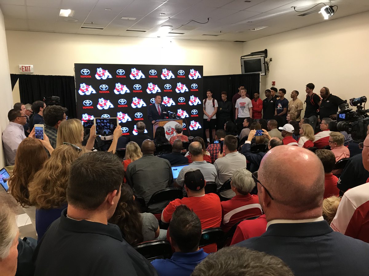 RalphWoodFox26's tweet photo. Packed house for Justin Hutson’s first news conference as Fresno State’s new head men’s basketball coach. #teamfox26 https://t.co/O66mxZ67l4