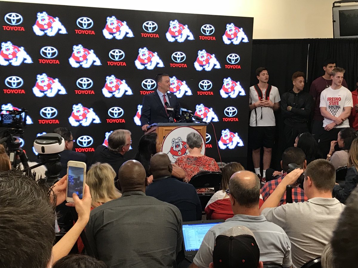 RalphWoodFox26's tweet photo. Packed house for Justin Hutson’s first news conference as Fresno State’s new head men’s basketball coach. #teamfox26 https://t.co/O66mxZ67l4