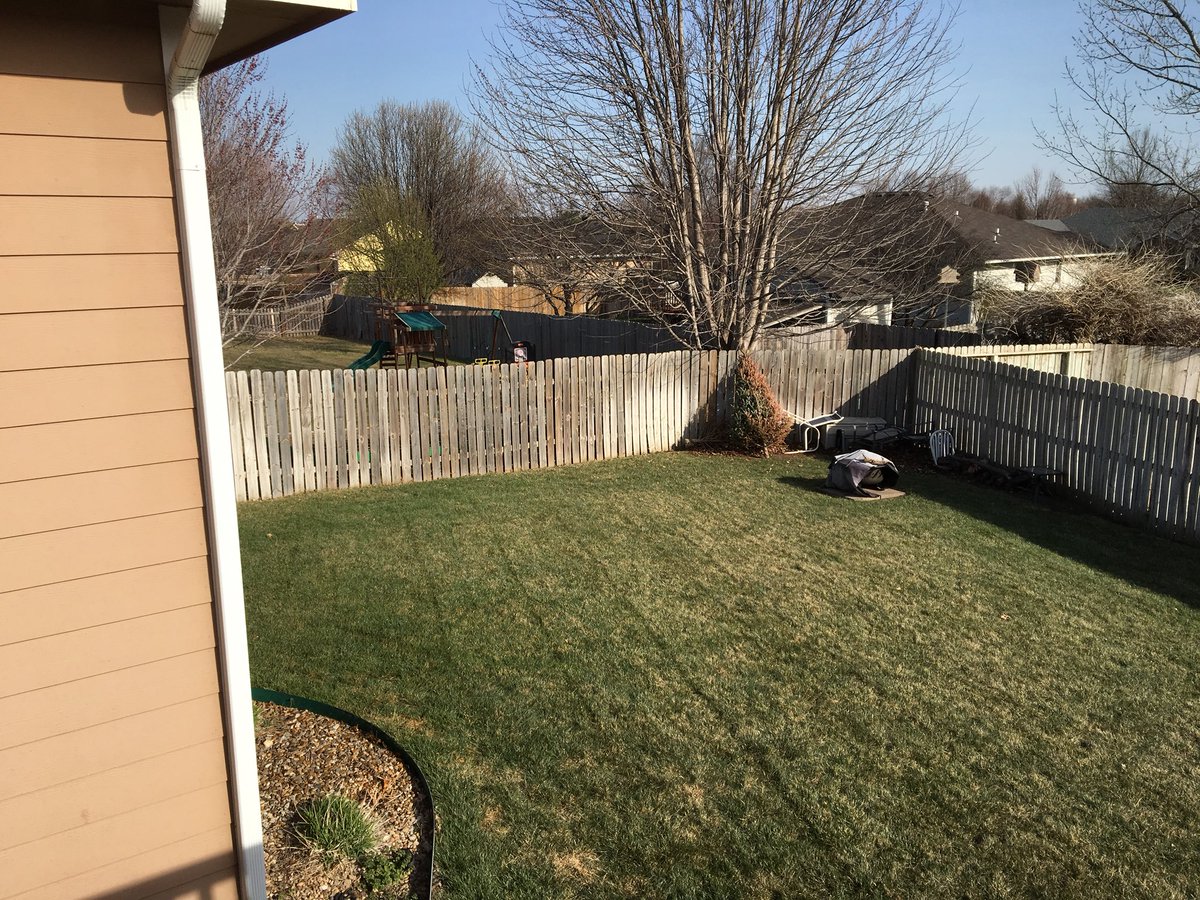 THECoachO's tweet photo. Weather check today-
4/5/18 5:30 pm!
75 & sunny
Will check again in 24 hours!
#onlyinKS https://t.co/tkKz65tqoI