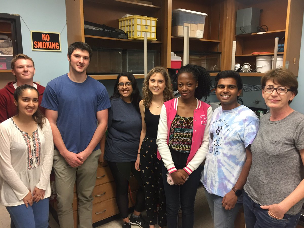 TexasScience's tweet image. The Fish Behavior stream was quite the visit! Students here craft fish tanks to observe the various personalities of fishes. The stream is unique and is one of few streams to focus solely on behavior! Wanna help out? Donate now - link in bio! #FRItakeover #UT40for40 #FishBehavior