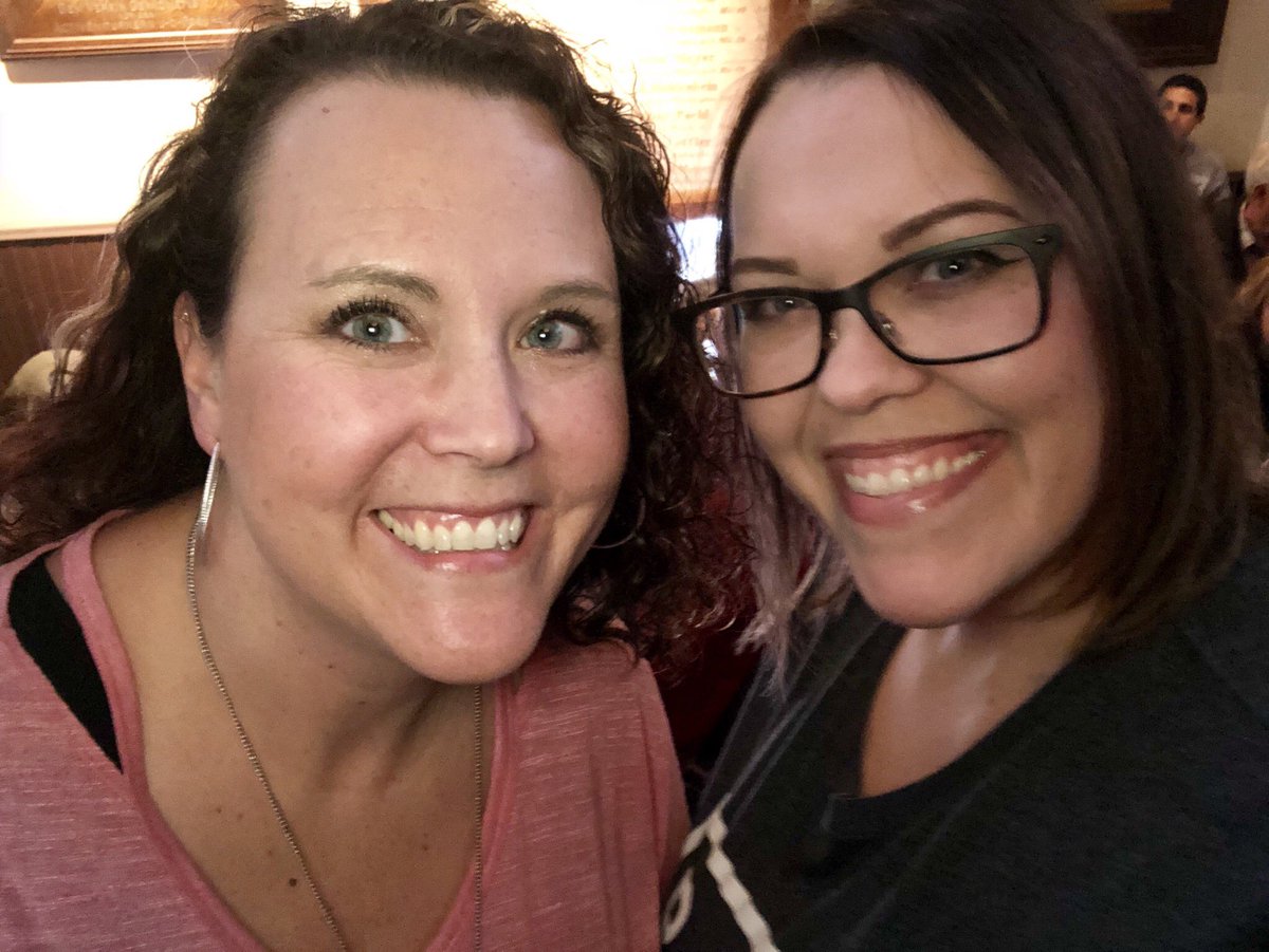 BakerShizam17's tweet photo. Almost time!!!! @Phillips #firstmeetandgreet https://t.co/Lcjt576Xn3