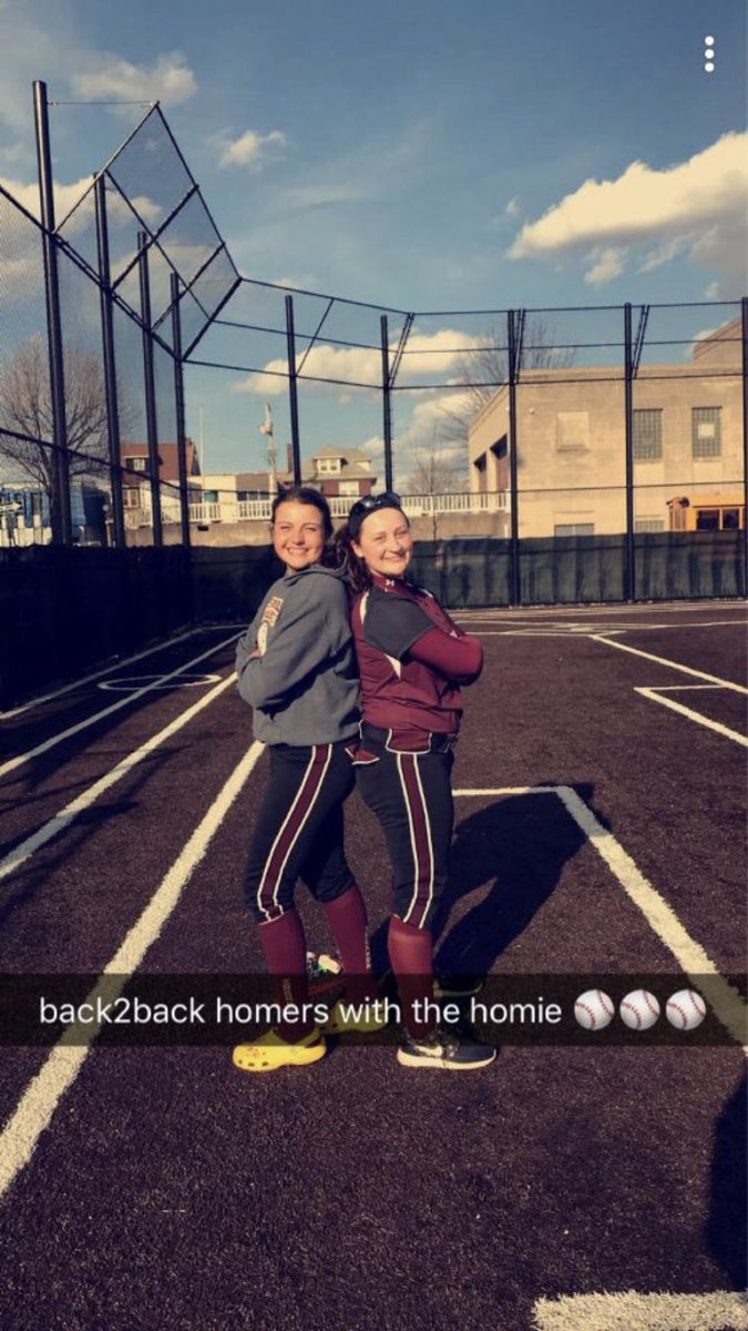 SVIsoftball's tweet photo. 1 inning, 2 people, 3 dingers!!! @mhhoesch19 hit her first career homerun today, all the way to the basketball court #getbig #shootingyourshot and @mofarrah12 went 3-3 with a double and 2 dingers!!! #slightwork https://t.co/jWKikP5Mjj