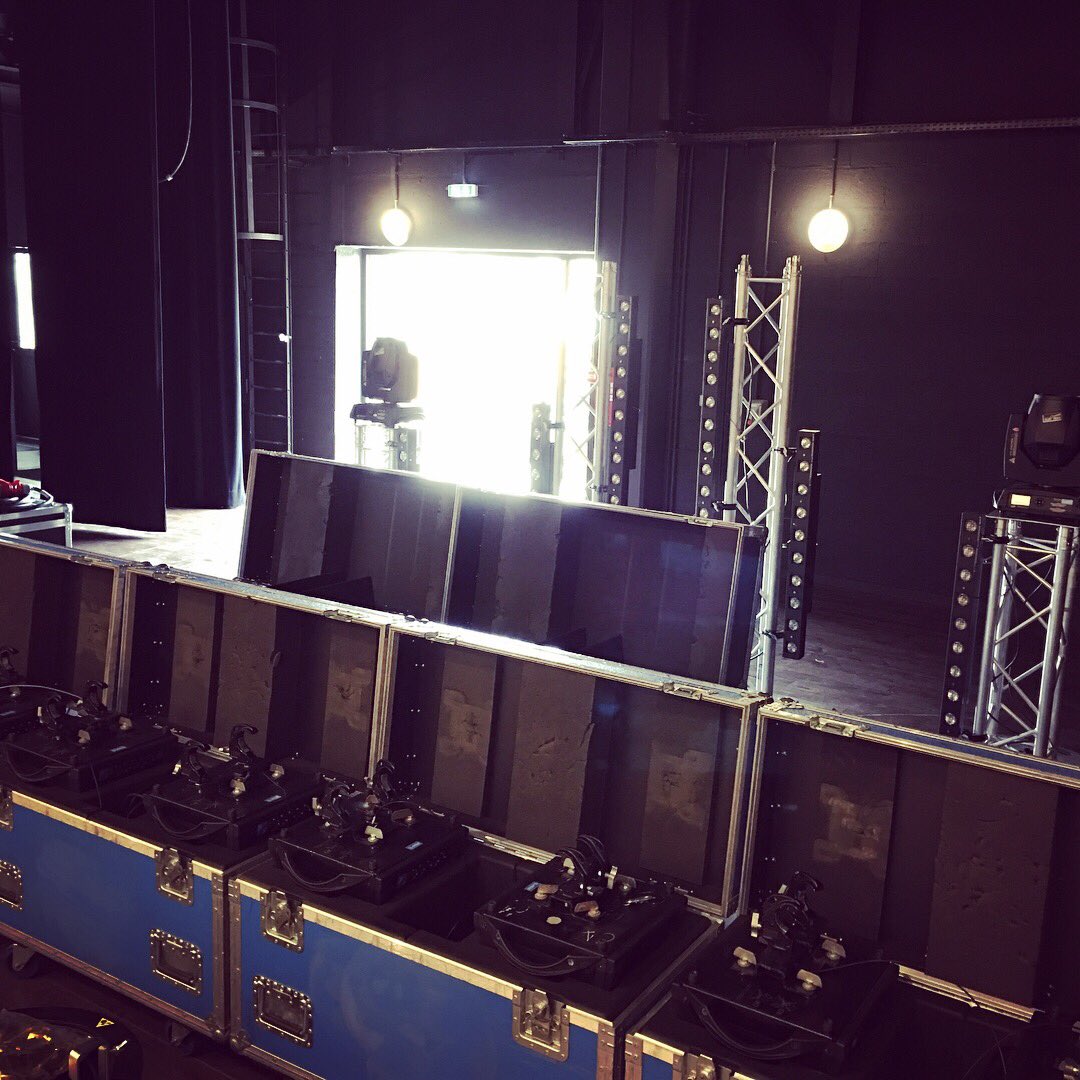 magieheritier's tweet photo. Hâte de vous retrouver ce week end au festival de magie à #Ablis #78 #rambouillet pour les #festivaldemagie ! https://t.co/ZM3fmEFNP9 merci à #FLgroup et #Fxconcept ! #magicshow #magician #show #magie #magicien #spectacle #festival #magic https://t.co/6YeNPZJ5RN