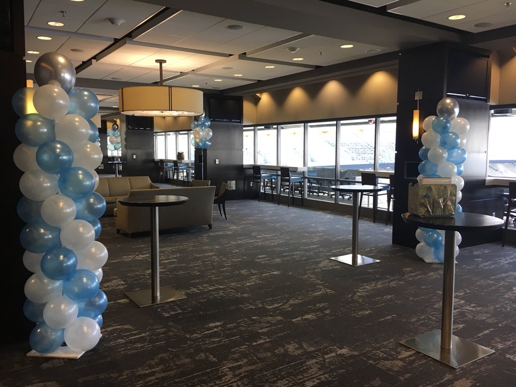 melshowandtell's tweet photo. Ready for Experience Weekend Kick-off! Thanks to Rocky Top Catering for providing the food for our event!
#uncmba #expwknd #unc #business #businessschool #carolina #tarheels @uncchapelhill @unckenanflagler @RockyTopCaters https://t.co/L0994A2Otl
