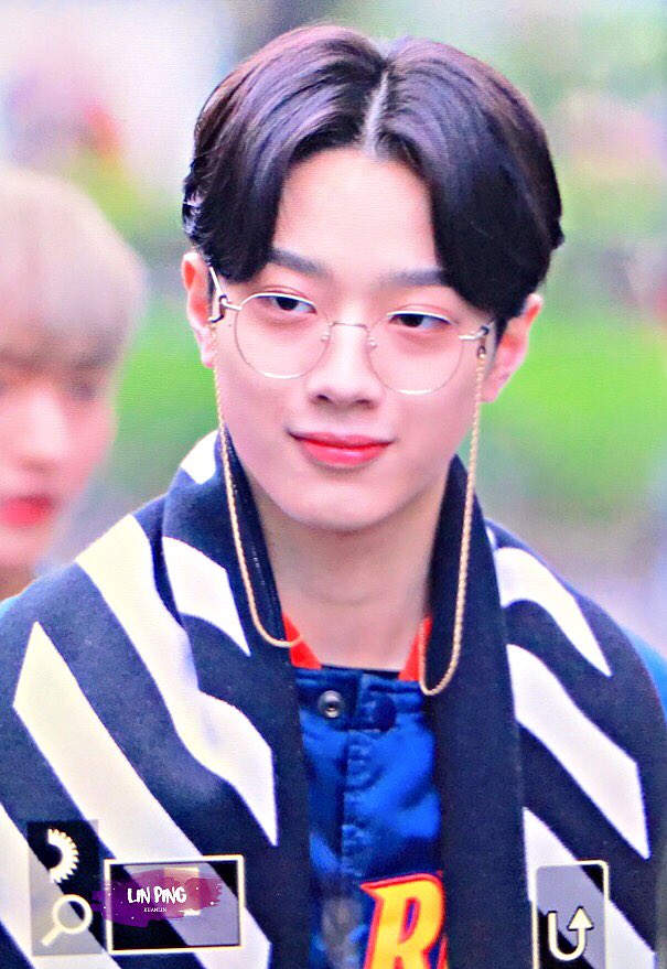 _LIN_PING_'s tweet photo. 180406 뮤출

갓 경 

#워너원 #WANNAONE #라이관린 #LAIKUANLIN #赖冠霖 https://t.co/ze8sMl7zwJ