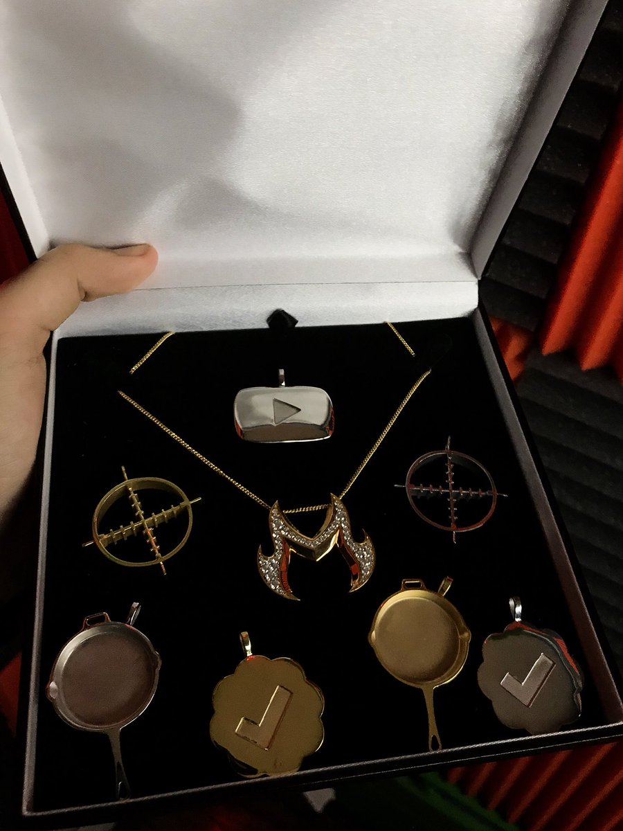 Just got my own Merc Chain from my partners over at <a href="/FPScreations/">FPS Creations</a> 😍🔥

They also hooked it up with some more pendants and extra chains! 💎

Who’s going to buy a Merc Chain when they are available to buy? 👀