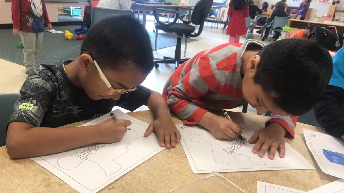 persaud_c's tweet photo. Watch out @ThornwoodPS our wolves are working hard preparing for the Day of Pink door decorating contest 💞 #loveislove #LoveHasNoLabels #ablility #inclusion #Acceptance #differentnotless https://t.co/zrU16tTdwN