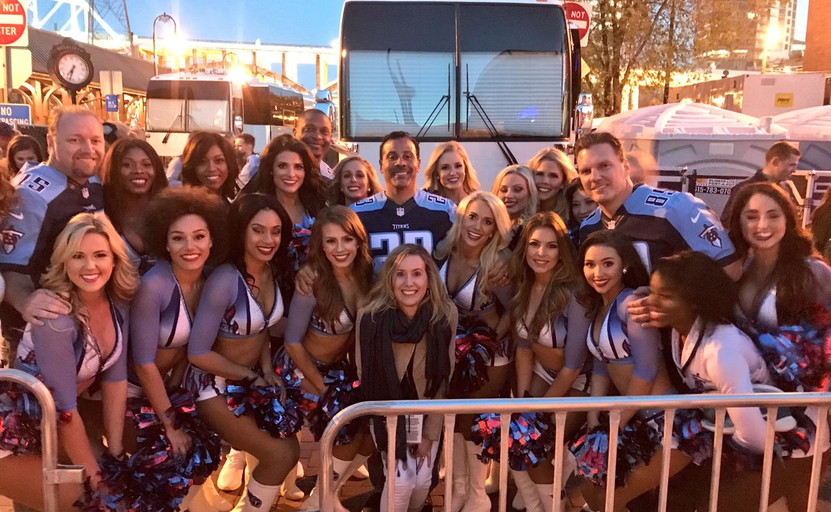 So great to see these amazing <a href="/Titans/">Tennessee Titans</a> alumni last night! #titansfam Can you spot them? <a href="/EddieGeorge2727/">Eddie George</a> <a href="/bbishop23/">Blaine E.Bishop</a> <a href="/FrankWycheck1/">Frank Wycheck</a> and Craig Hentrich!