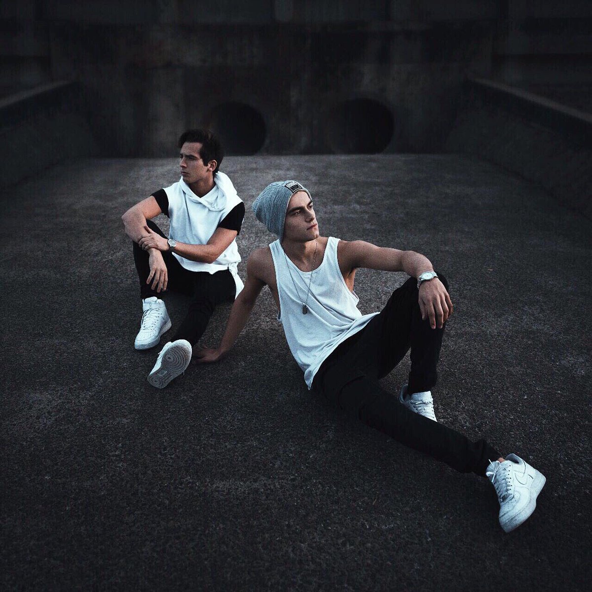 agus_bernasconi's tweet photo. No se olviden esta noche a partir de las 00:00 “A Escondidas” • NUEVO SINGLE • @mya_musica 🔥🤫🤐🙊 https://t.co/0zN4VhDNDh