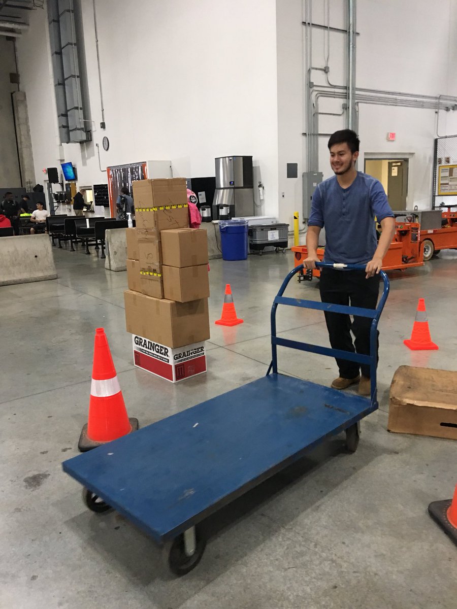 shelly_krafft's tweet photo. #redriversafety #RedRiver #ChalkHillRocks #PreferredMethod-#Push vsPull!!! Phi Nguyen-and Lisette Bernon leading the way!@ https://t.co/wOuimjuH1o