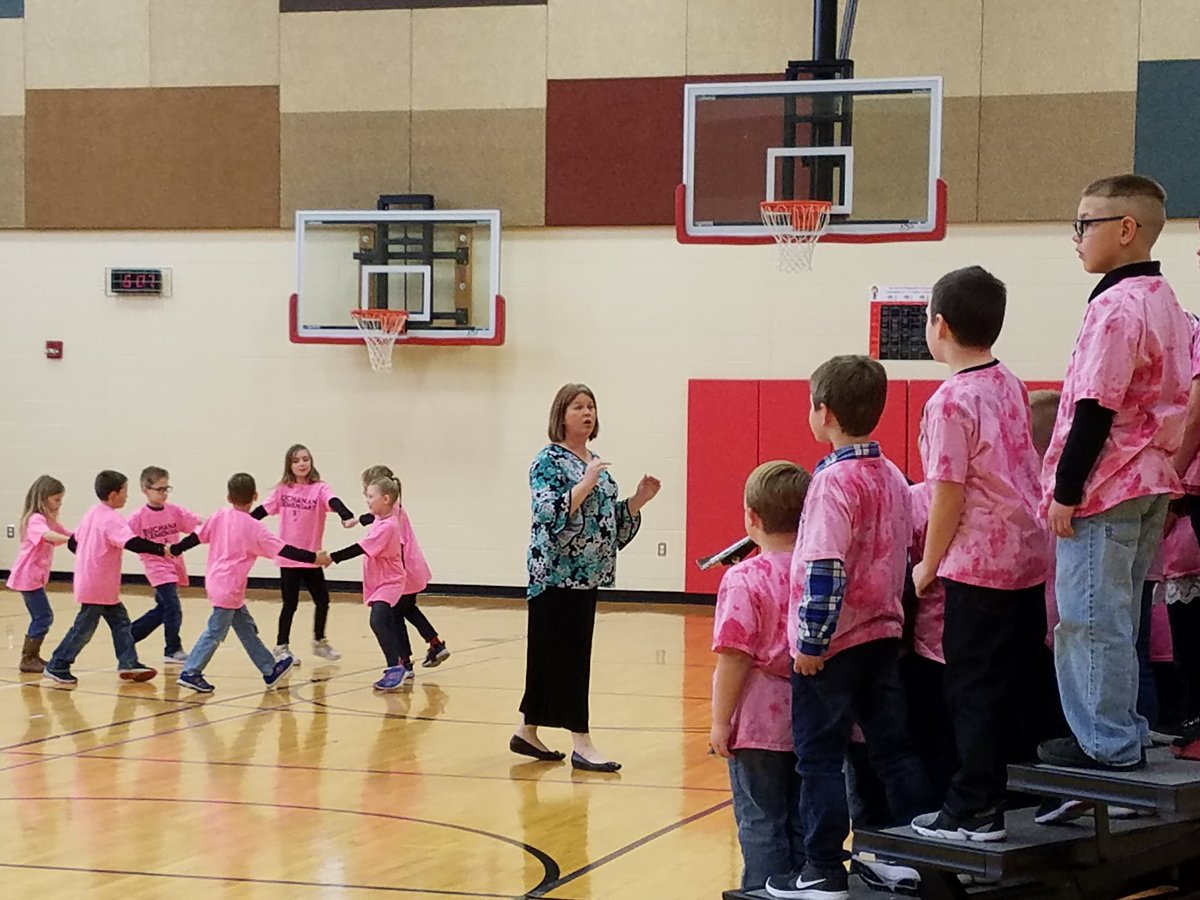 russelle5745's tweet photo. BE 1st grade musical is under way!  We love hosting a packed house!  Thank you Mrs. Kirk and first grade teachers for all your work to make tonight possible!  #borntomakemusic https://t.co/gXeS3Ei3TQ