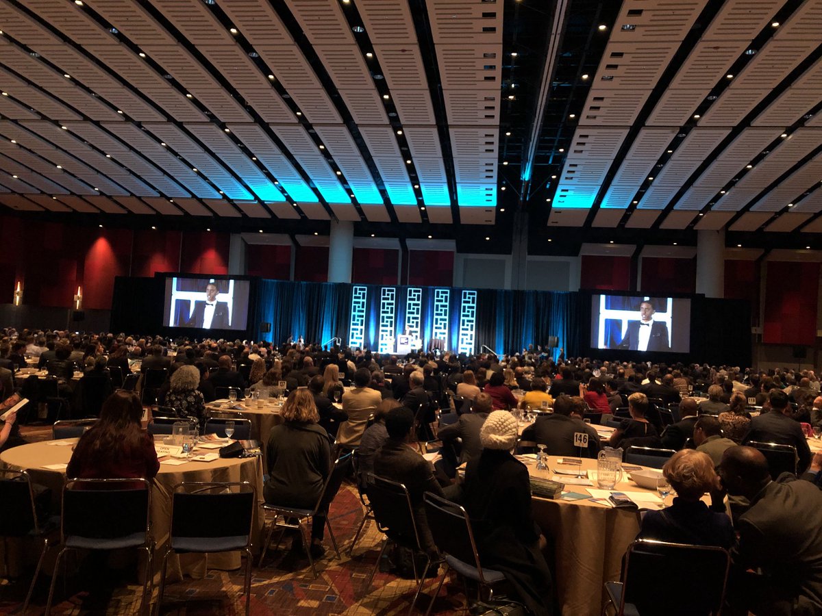 LISCChicago's tweet photo. “I am really proud and honored to stand here before you. As a product of foster care. As a product of the south side of Chicago. Let’s restore the hope in Chicago. One word: Relationships. Build honest and committed relationships in our neighborhoods” - @RWalkerX #CNDA24 https://t.co/3QUVZZYiUJ