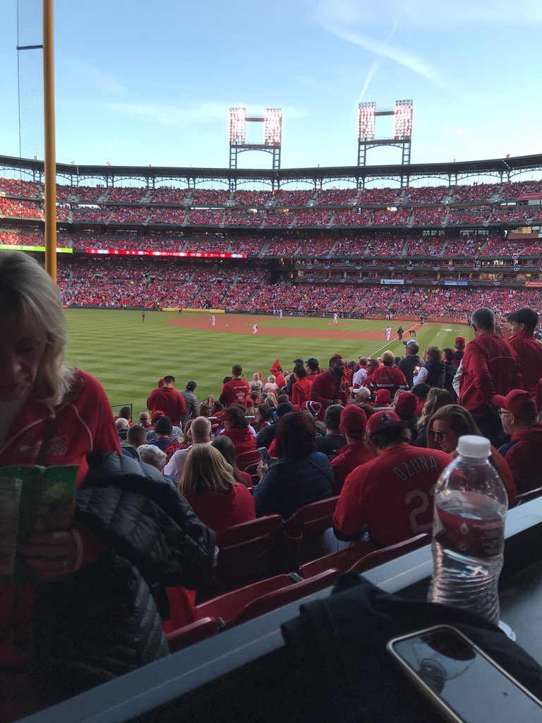 FarmboyGavin's tweet photo. Game day #GoCards @mattjlomax @Bunk76 https://t.co/Tz2Oc2D8hZ