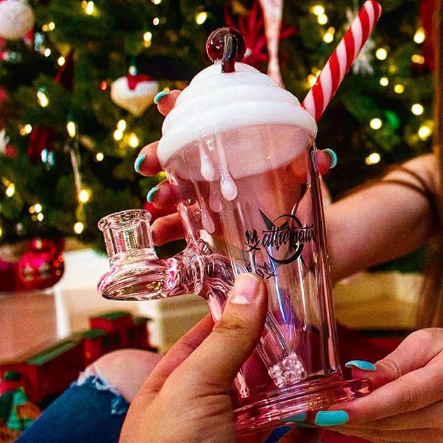 PipelineDistro's tweet photo. Sharing is caring! ❤️💜🤝 #DoTheMath ➕➖✖️➗ #Mathematix #MxKrew #Munchies 👅 #Pipes #Rig #CherryShake #Milkshake #DabbersDaily #Dabbers #Stoners #Smokers #710 #420 #Dab #Dabs #MMJ #BestOfGlass #BongBeauties #GanjaGirls #420NurSes https://t.co/Re2vyKSNkv