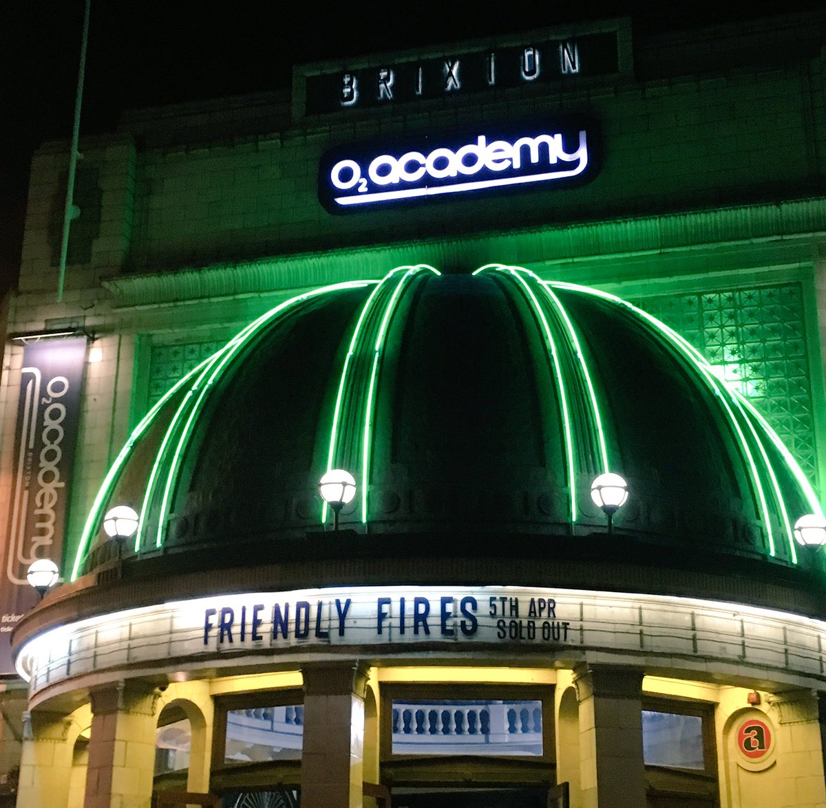 nadstooki's tweet photo. after having a heavy ❤️ today, this cheered me up. not seen @FriendlyFires since lovebox ‘12 🔥 what a comeback show 👏🏽👏🏽 https://t.co/STDHvaqlh6