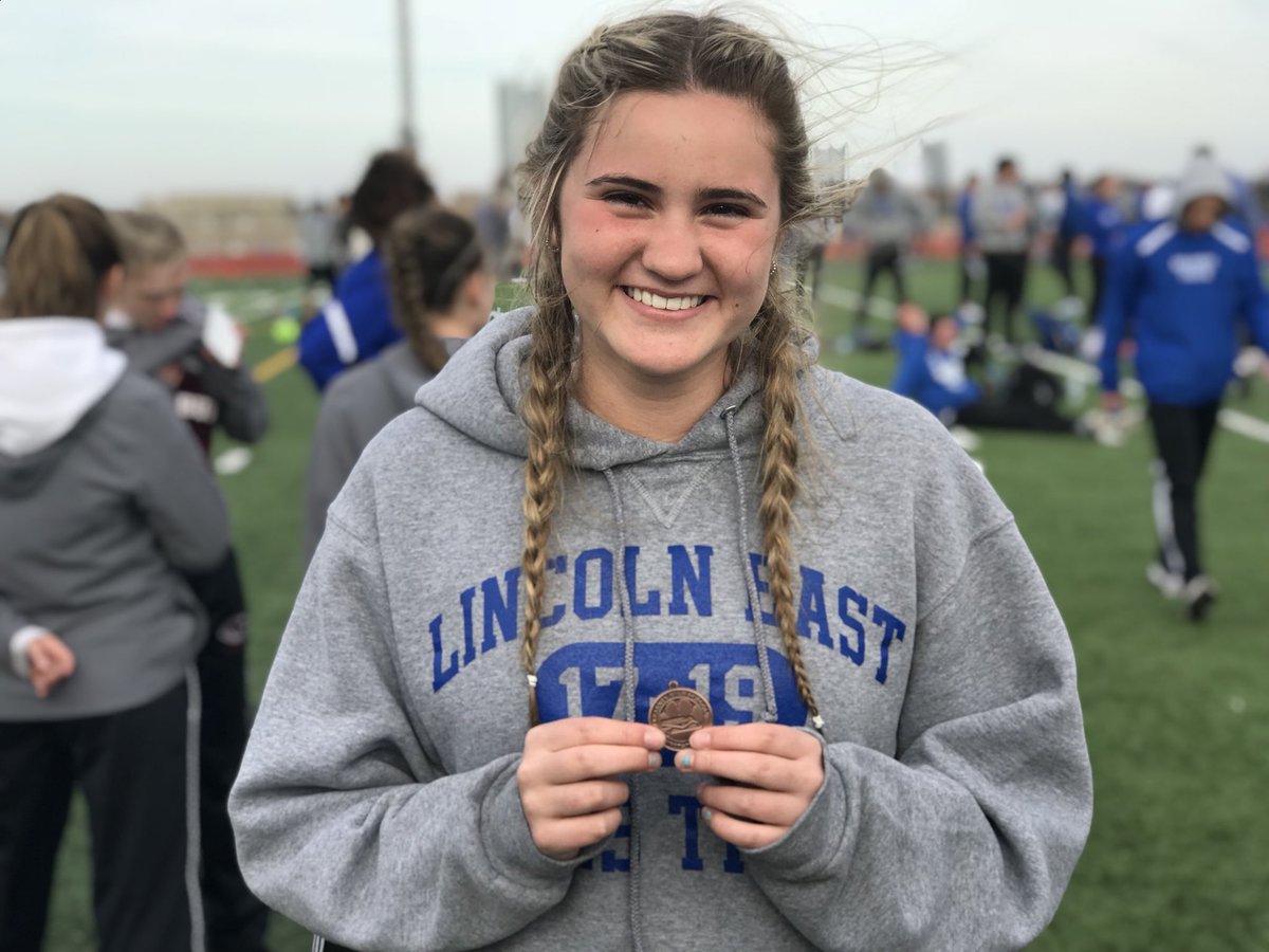 LE_Track's tweet photo. Elly Hartter not only finishes 2nd in 200m, but set a NEW SCHOOL RECORD with time of :26.06. https://t.co/nWGAF79vhX