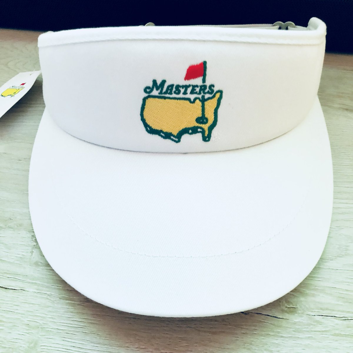 OutsideTheCut's tweet photo. We hit #TheMasters Golf Shop. We’re giving away this merch for FREE to our followers and maybe 1-2 other items. How to win...

- Follow @OutsideTheCut 
- Retweet = 3 entries
- Favorite = 1 entry

Winners 🗣 4/9

Must FOLLOW to win. If you entered via our first tweet we ✅ you https://t.co/QwnfYM8fuX