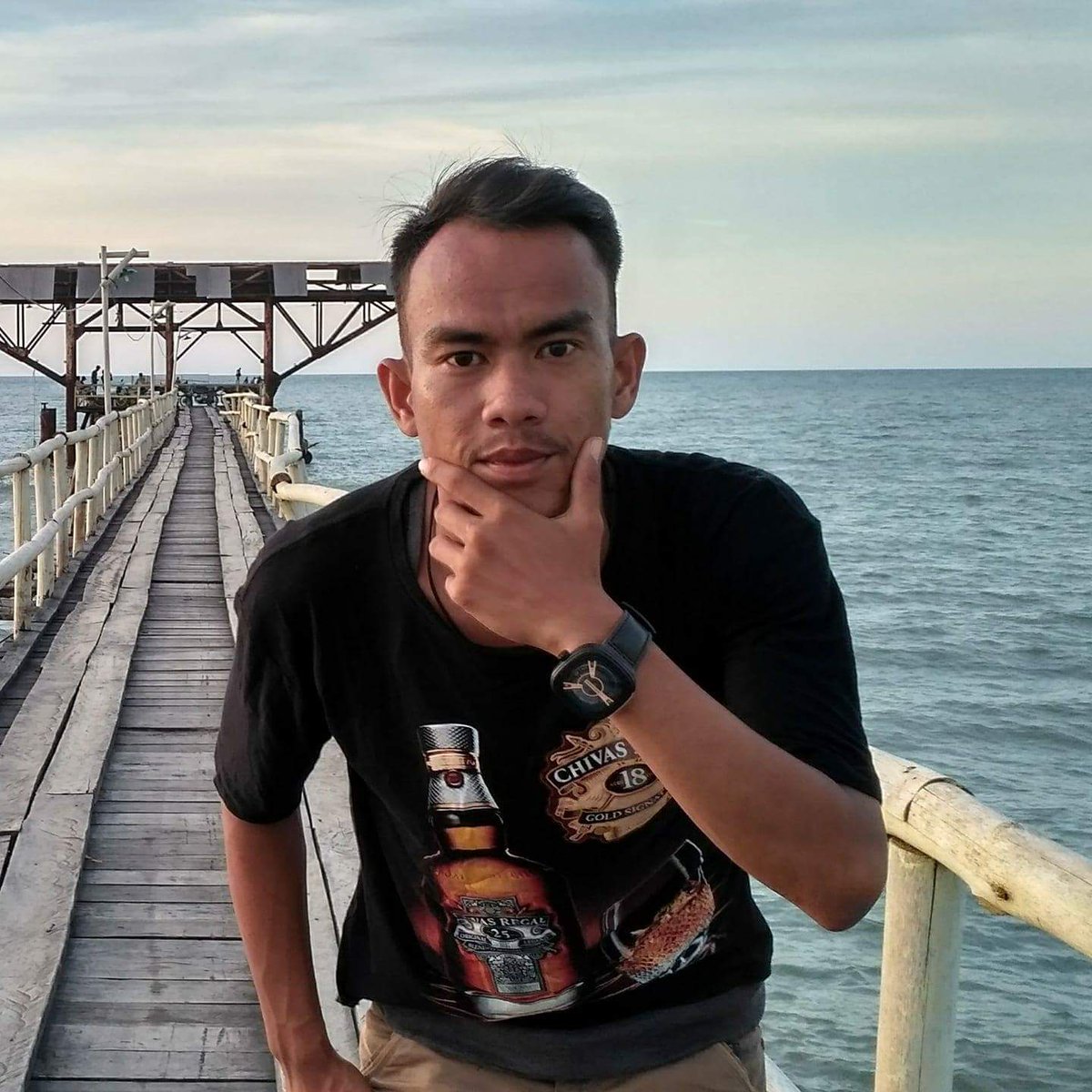 Hendra_nuha's tweet photo. Jika satu senyuman akan membuat perdamaian aku akan tetap tersenyum..
#selamatpagi https://t.co/mnZScNIaUY