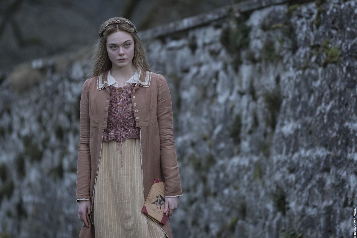 Tribeca's tweet photo. Saudi filmmaker @HaifaaMansour returns to Tribeca with MARY SHELLEY, a lush portrait of the author of one of Gothic literature’s most influential stories, starring Elle Fanning, @DouglasBooth, Bel Powley, Tom Sturridge, and @Maisie_Williams. See it: https://t.co/BGcILQpK3y https://t.co/h854SAd5na
