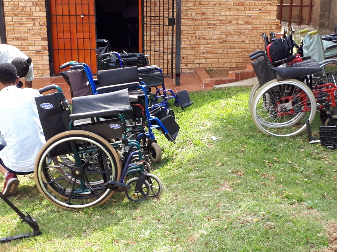 ActionVoices's tweet photo. Dawn Anderson wrote on the 31st March 
EBC church Colorado Drive Riverlea Bench March donated wheel chairs to the community of Riverlea and Snake Park. Bishop Seoka of the Methodist church done the hand over. @benchmarks16 https://t.co/bRrlahV6lS