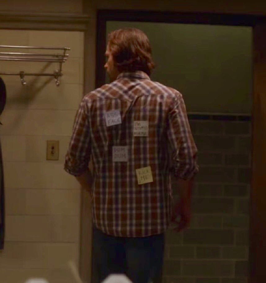 AuroraBonaDea's tweet photo. "Oh, it's hilarious."
Dean is such a douchey older brother & I love him for it. #Supernatural #SoManyPostItNotes https://t.co/LbPkpNBHlA